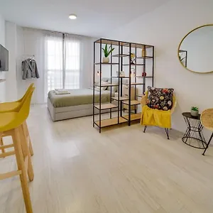https://exquisito-estudio-en-el-centro-de-mlaga.hotelsinnerja.org