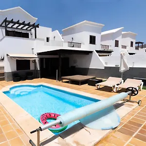 Beautiful And Luxurious With Heated Pool And Free Wi-fi In Playa Blanca. Playa Blanca (Lanzarote)